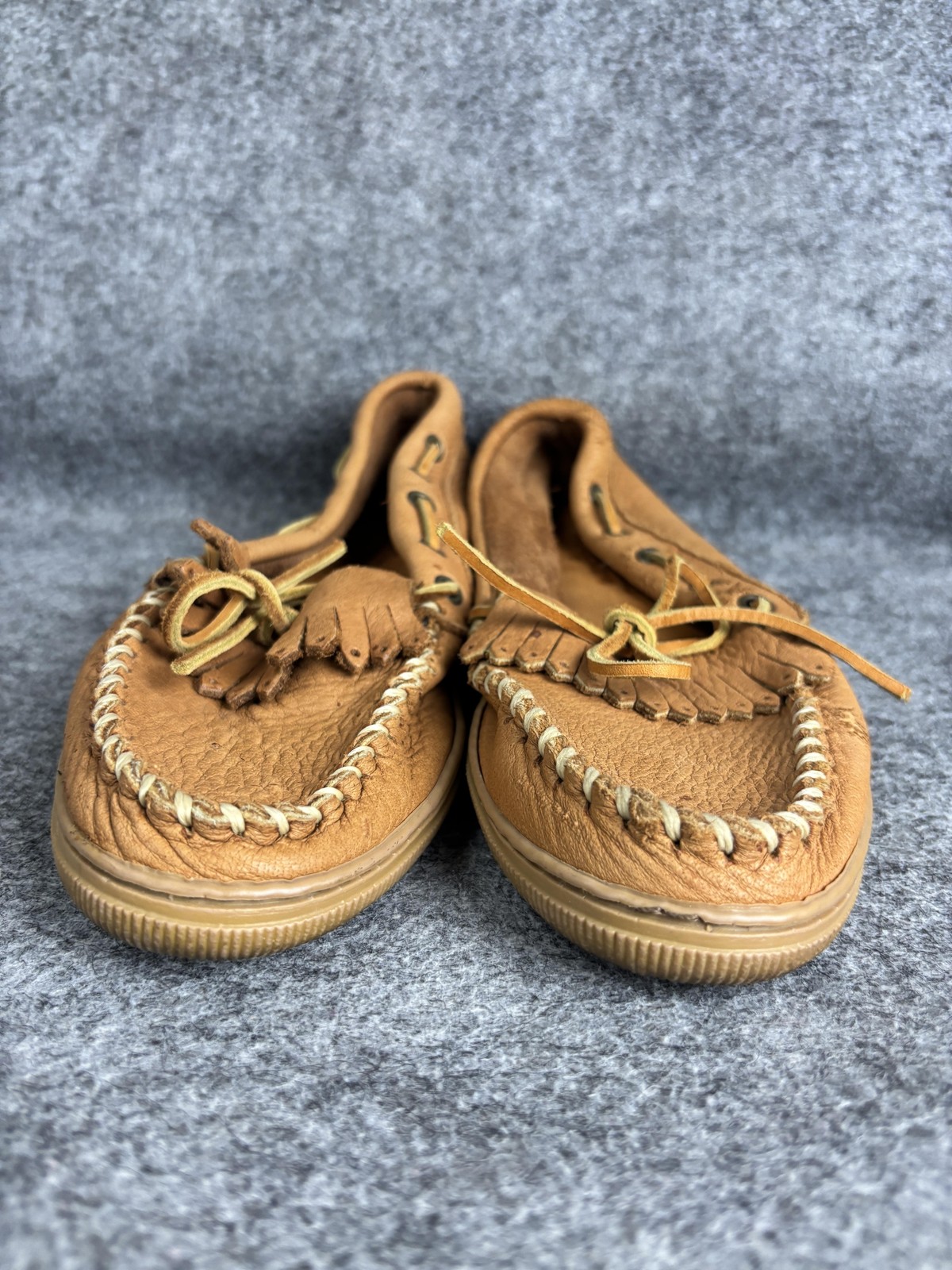 Minnetonka Moosehide Classic Loafer Womens Size 8.5 Brown Slip On USA Moccasin