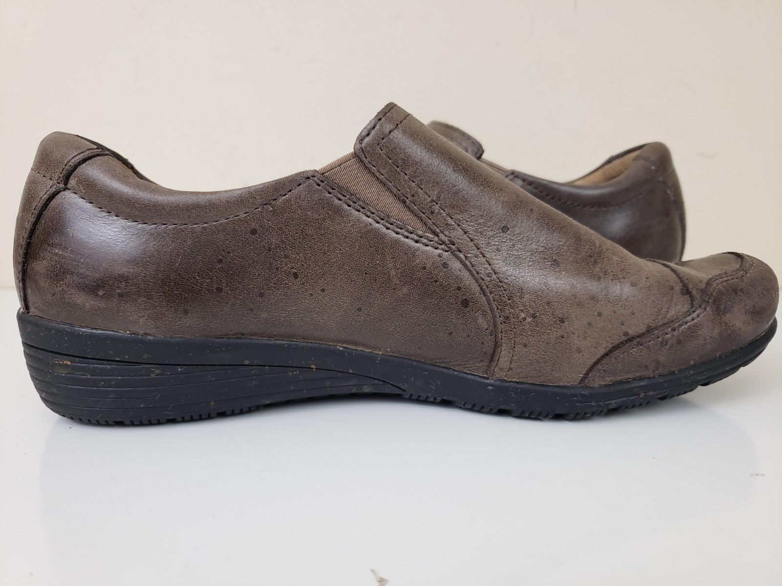 Taos Womens Character Womens Shoes Size 8.5 Steel Distressed Leather Bohemian