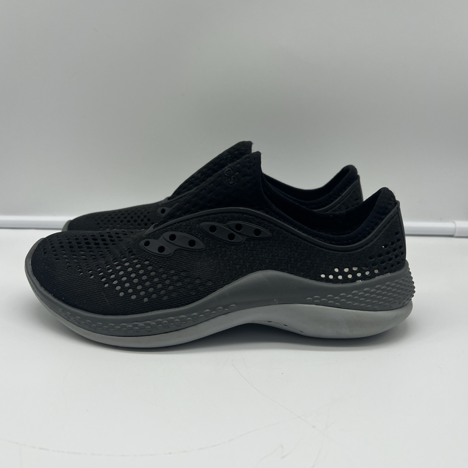 Crocs Literide 360 Pacer Shoes Women’s Size W4 Black Comfort Sneaker