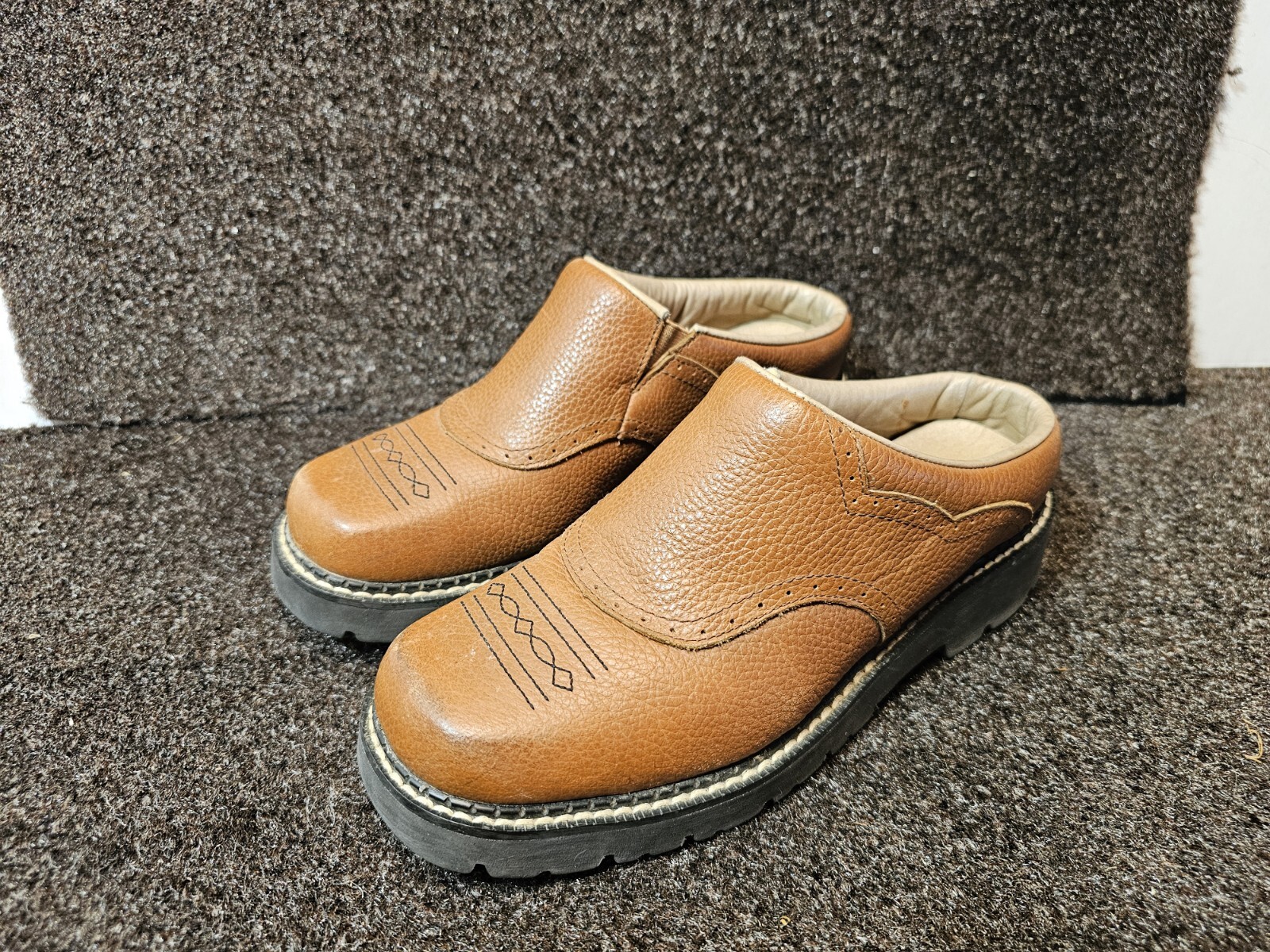 Nice Western Cowgirl Roper Size Women’s 8.5 Leather Slip On Clogs Mules Brown