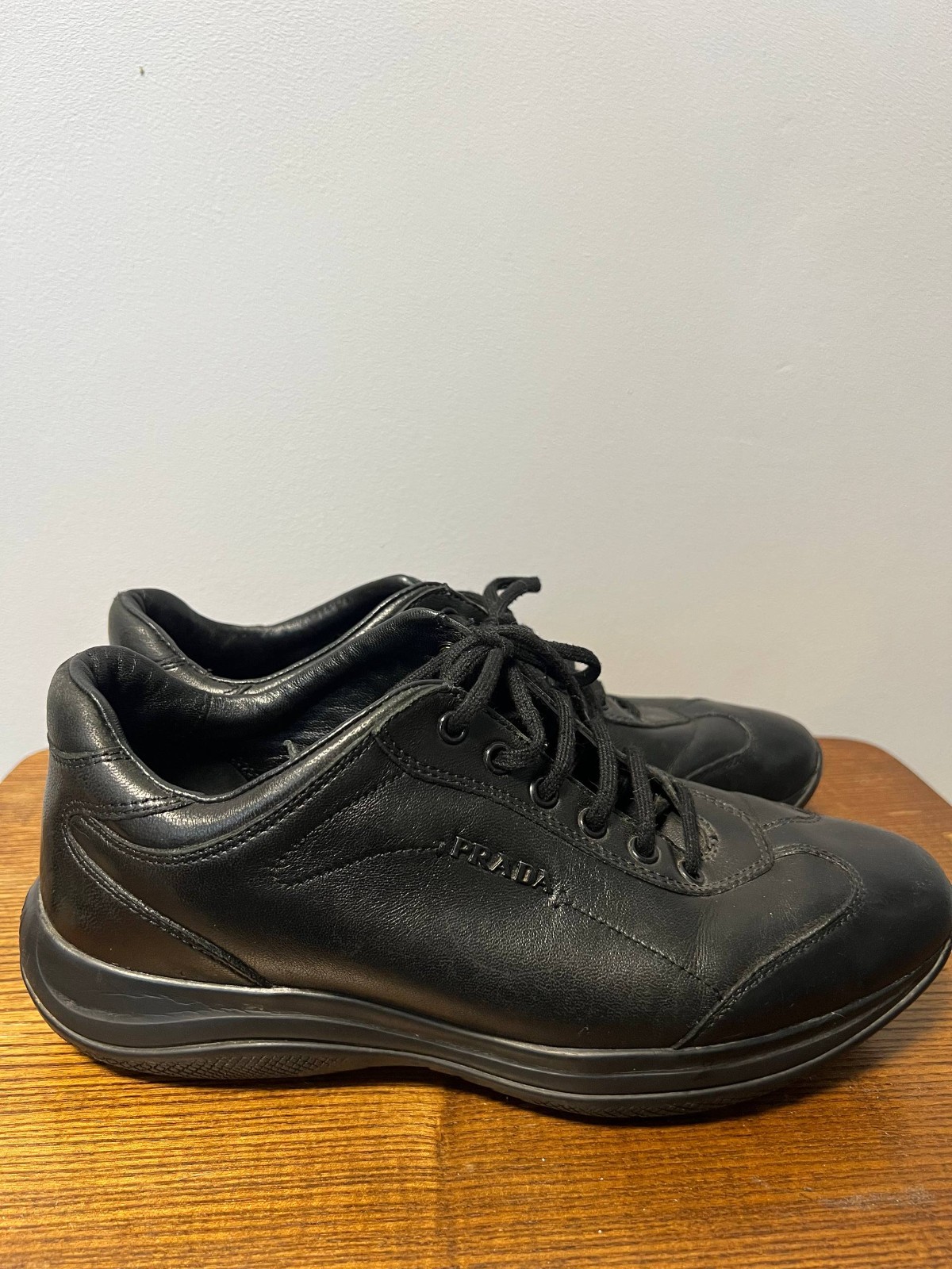 Vintage Prada Leather Sneakers 38 size 3E5793