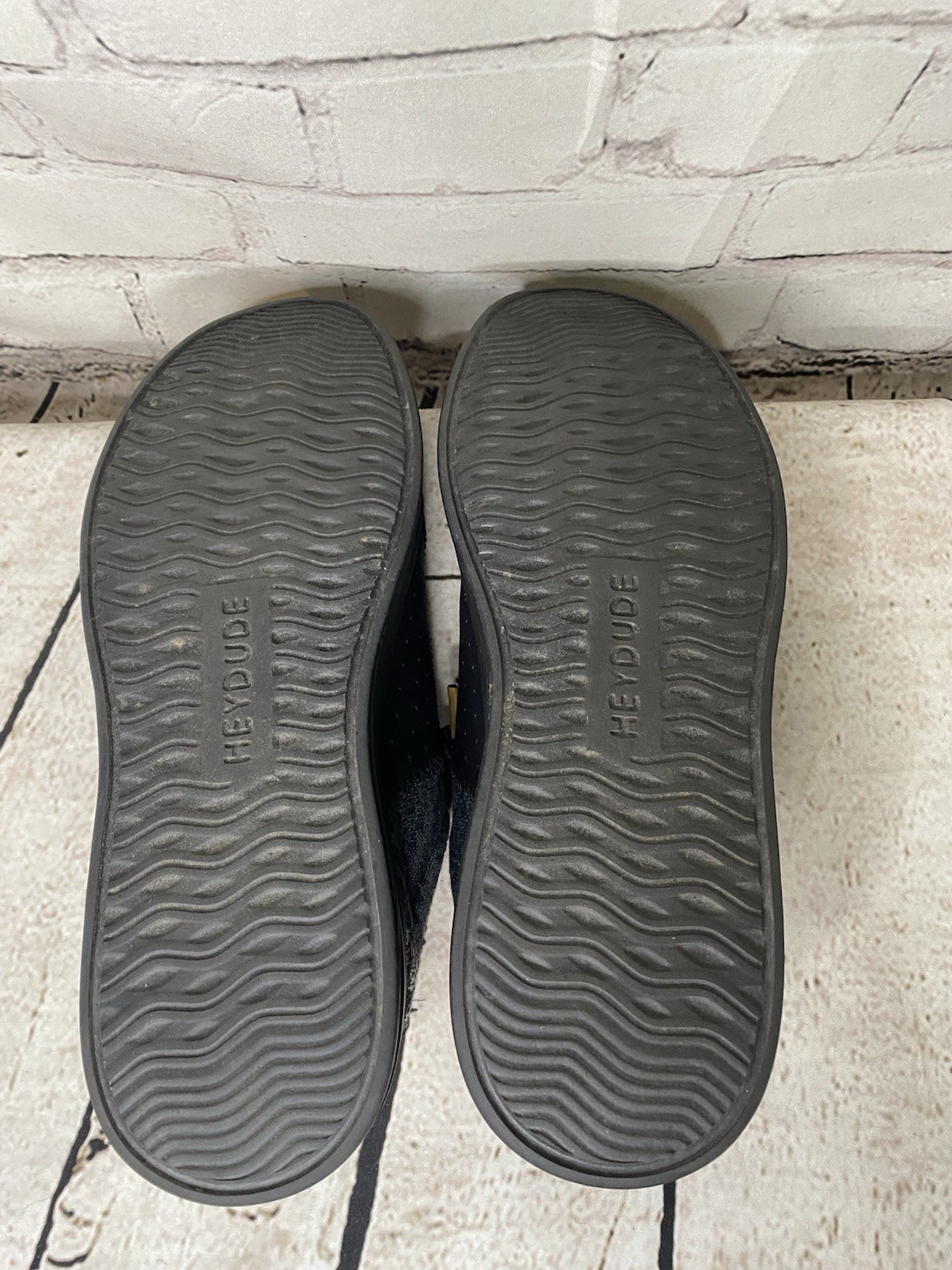 HEY DUDE KARINA TEXTURED BOHO BLACK SLIP-ON SHOES WOMEN’S SIZE 8 EU 39