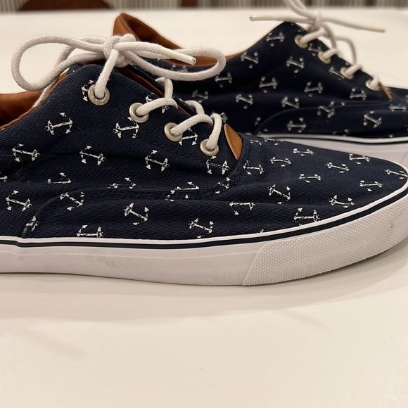 G.H. BASS & Co. Women’s “Navigate” Sneakers navy blue with white anchors Size 9