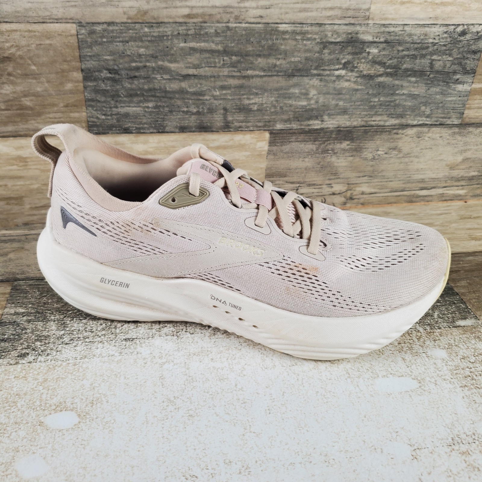 Brooks Glycerin 22 Womens Running Shoes Sz 9 B Almond Peach London Fog Sneakers