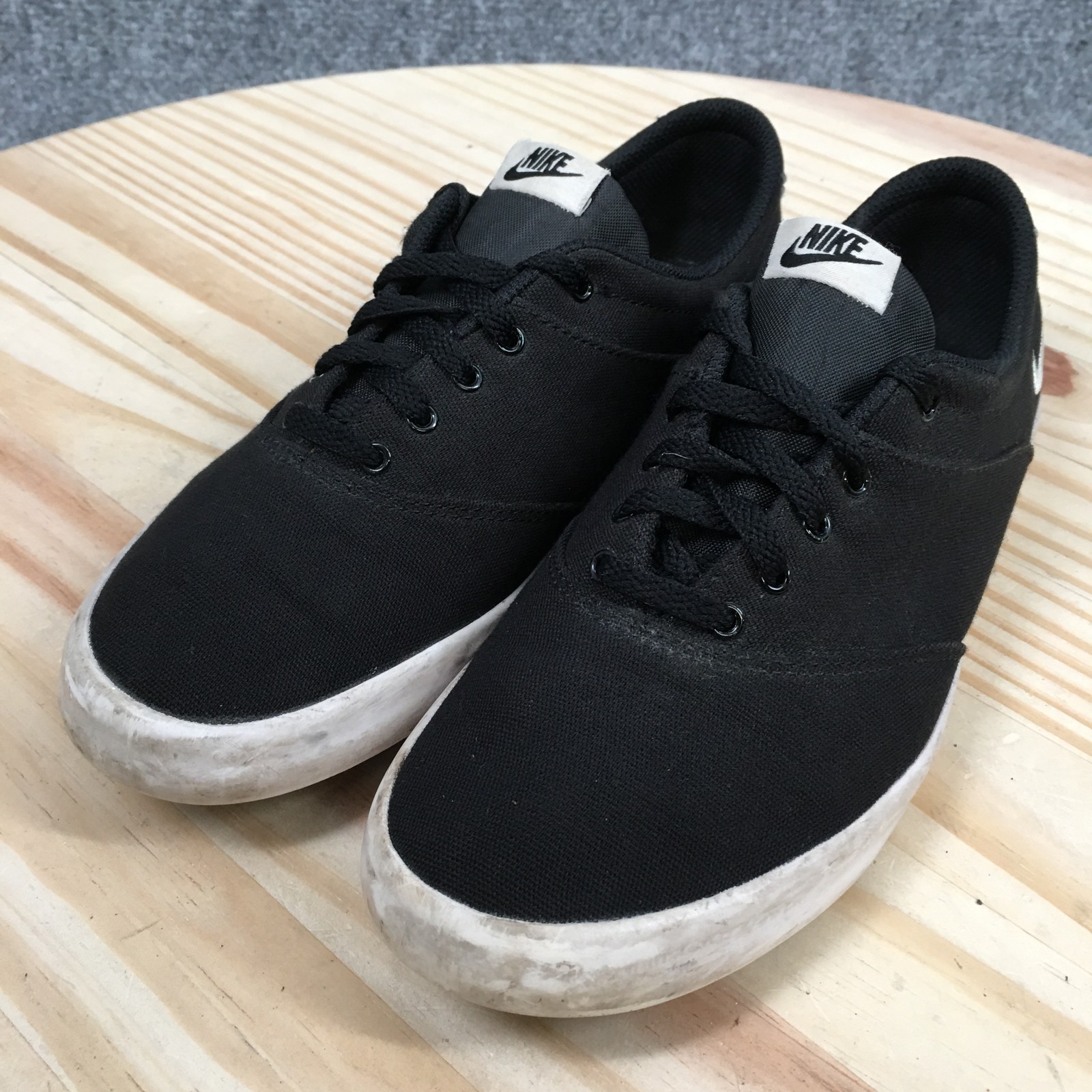 Nike Mini Sneaker Womens 7 Black White Low Lace Up Canvas Casual 724747-010