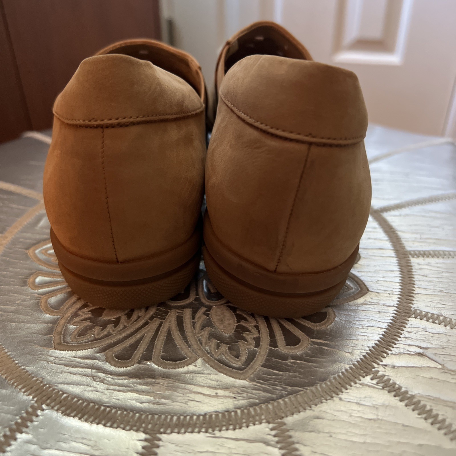 NEW SESTO MEUCCI PERFORATED NUBUCK FLATS size 6.5 M