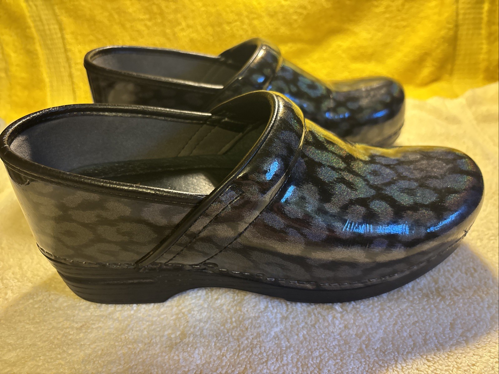 Dansko Shoes Womens US 9/9.5 Black Multi Patent Leather Clogs 40 Slip on FR/SHP