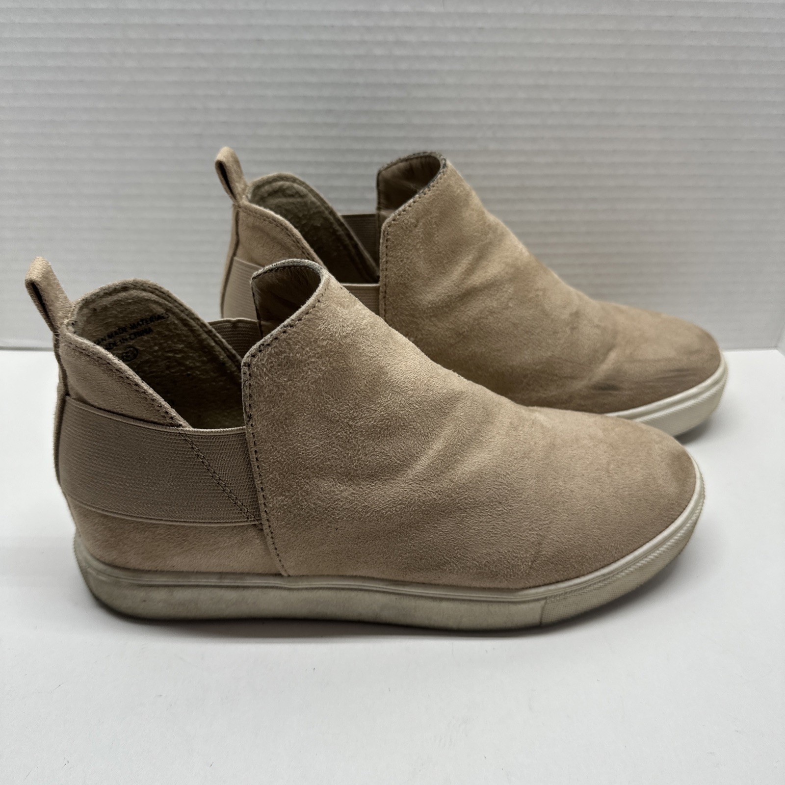 Soda Suede(man made) Brown Flat Slip On Bootie Women’s Size 8.5