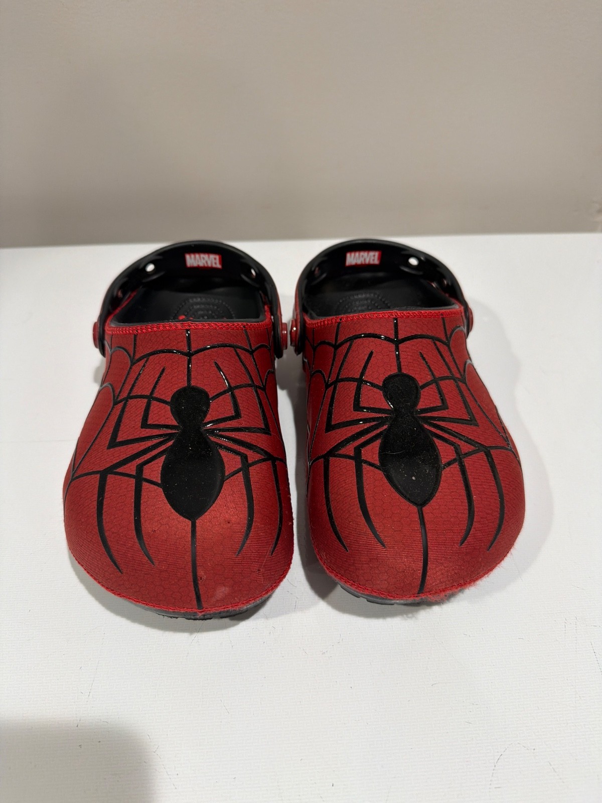 crocs classic clog marvel spider-man neo Women’s size 7,