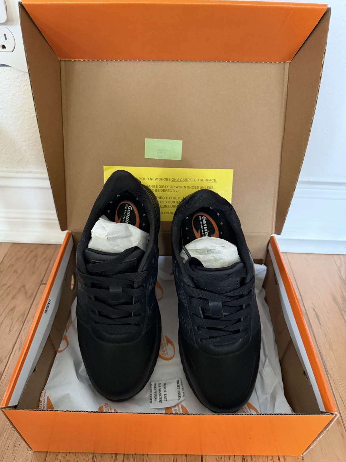 Genuine Grip 150 Women’s Black Slip Resistant Work Shoes Size 8M New in Box