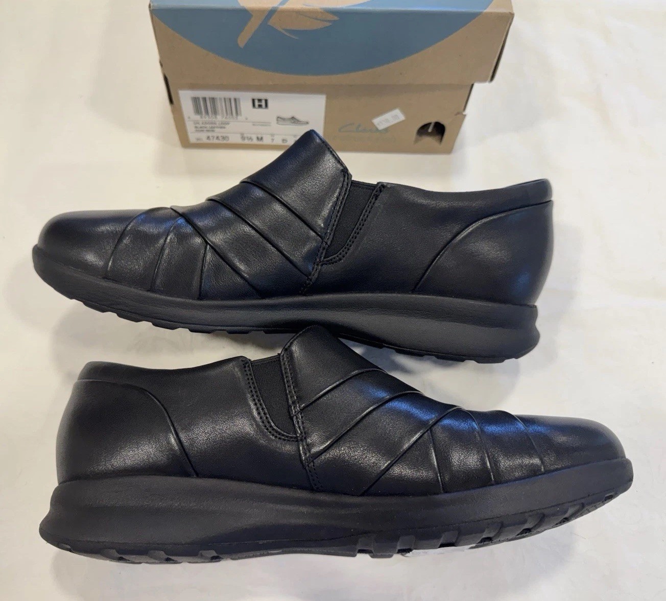 CLARKS Un Adorn Loop in Black Ltr in US size 9.5–Slip into Comfort! NEW IN BOX!