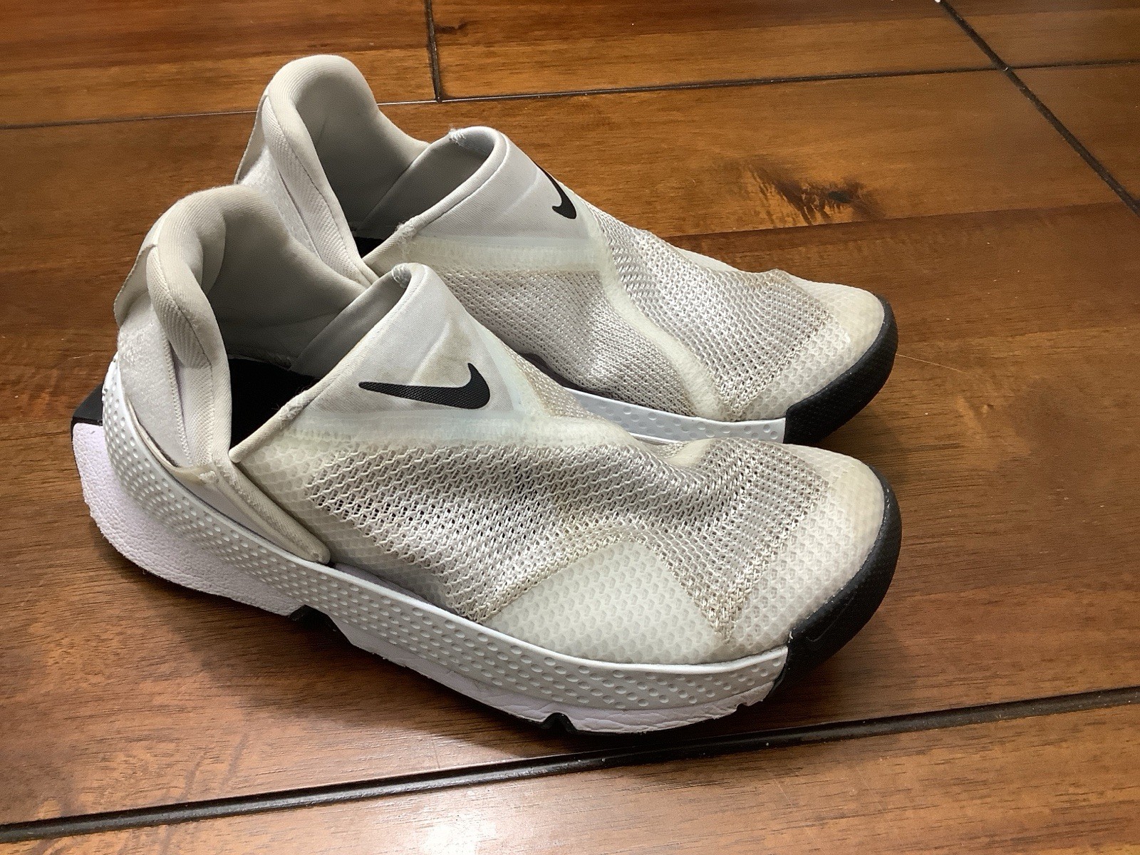Nike Go Flyease White Athletic Shoe Women 6