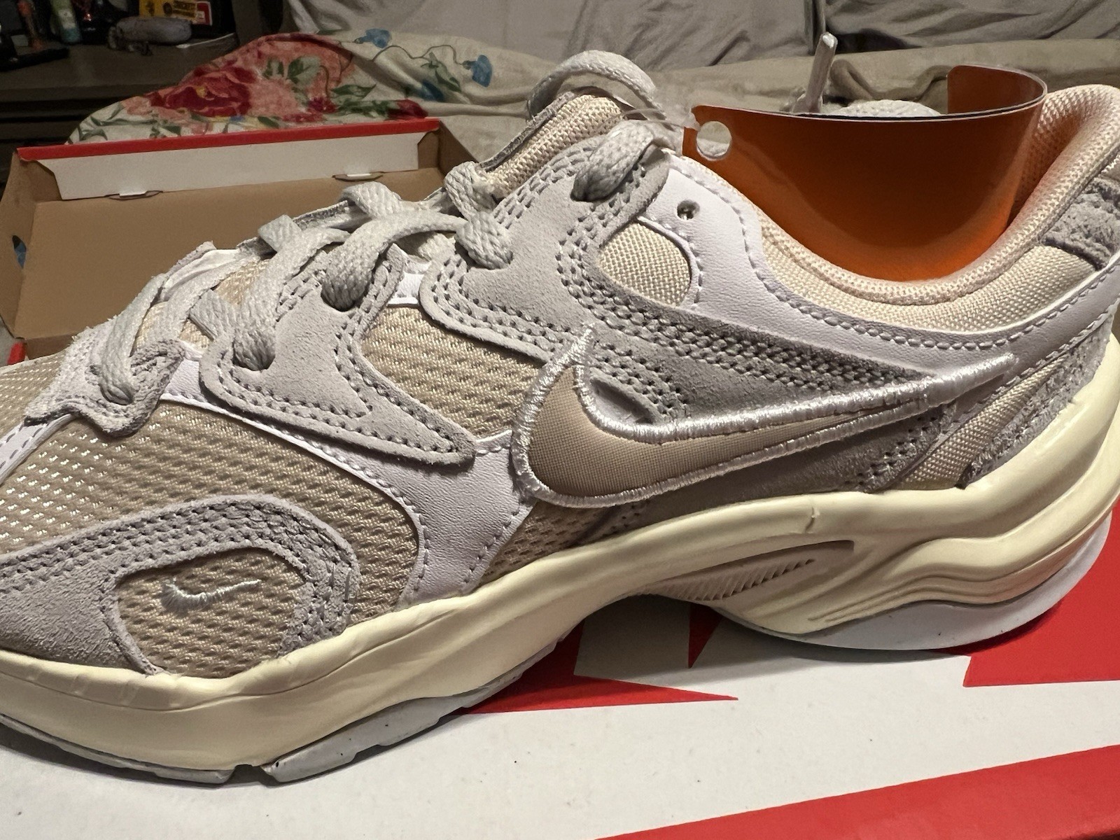 Nike AL8 Women’s Shoes (Photon Dust/Pearl White- Size 7 W -IB3952002 – MSRP $95