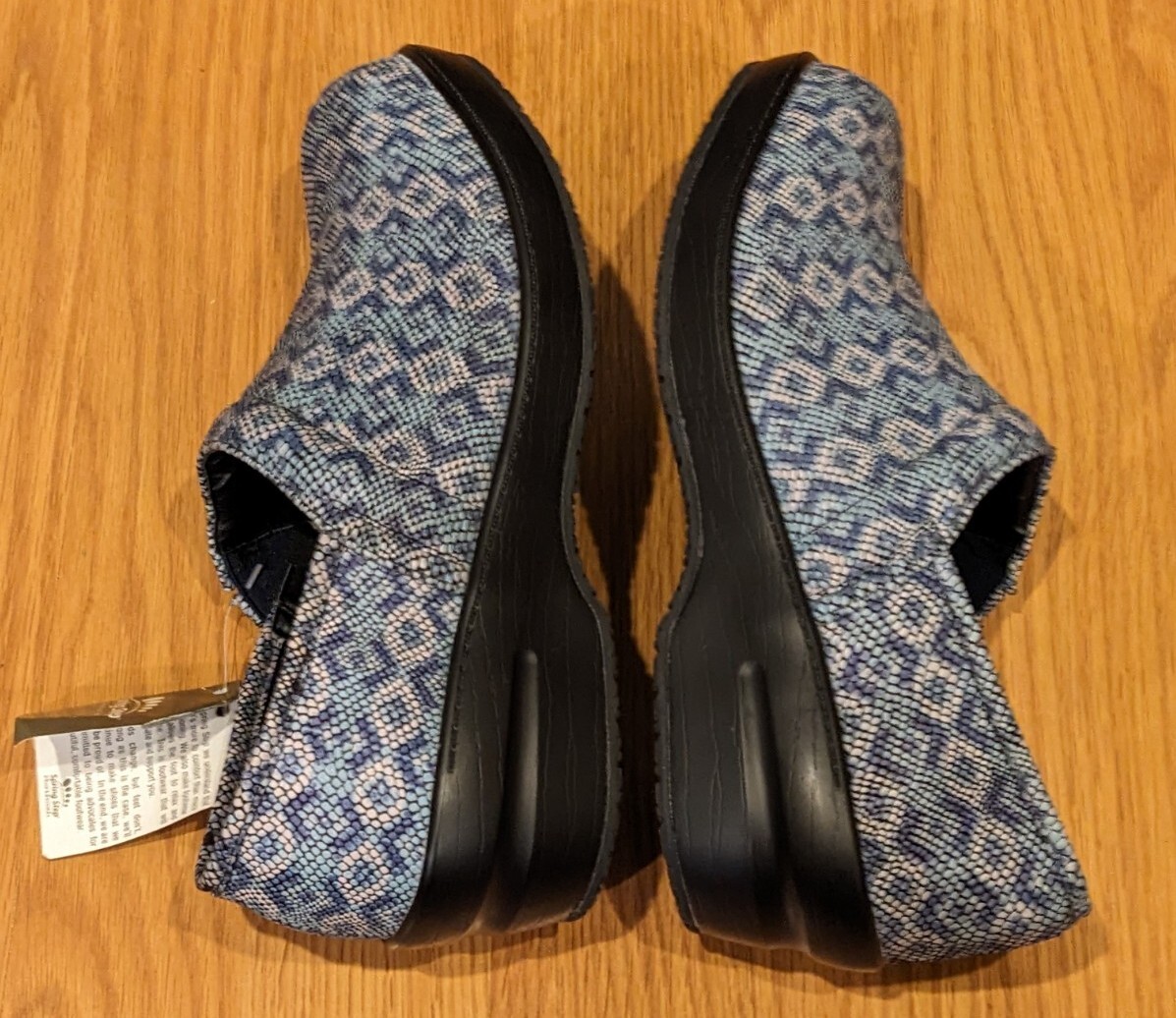 NWOB Spring Step Clog Professional Work Shoes NEPPIE Blue Spotted – 9