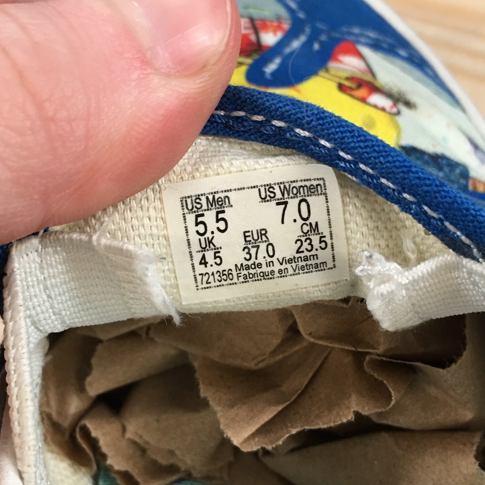Vans Shoes Mens 5.5 Womens 7 SpongeBob SquarePants Slip On Sneakers Blue Multi