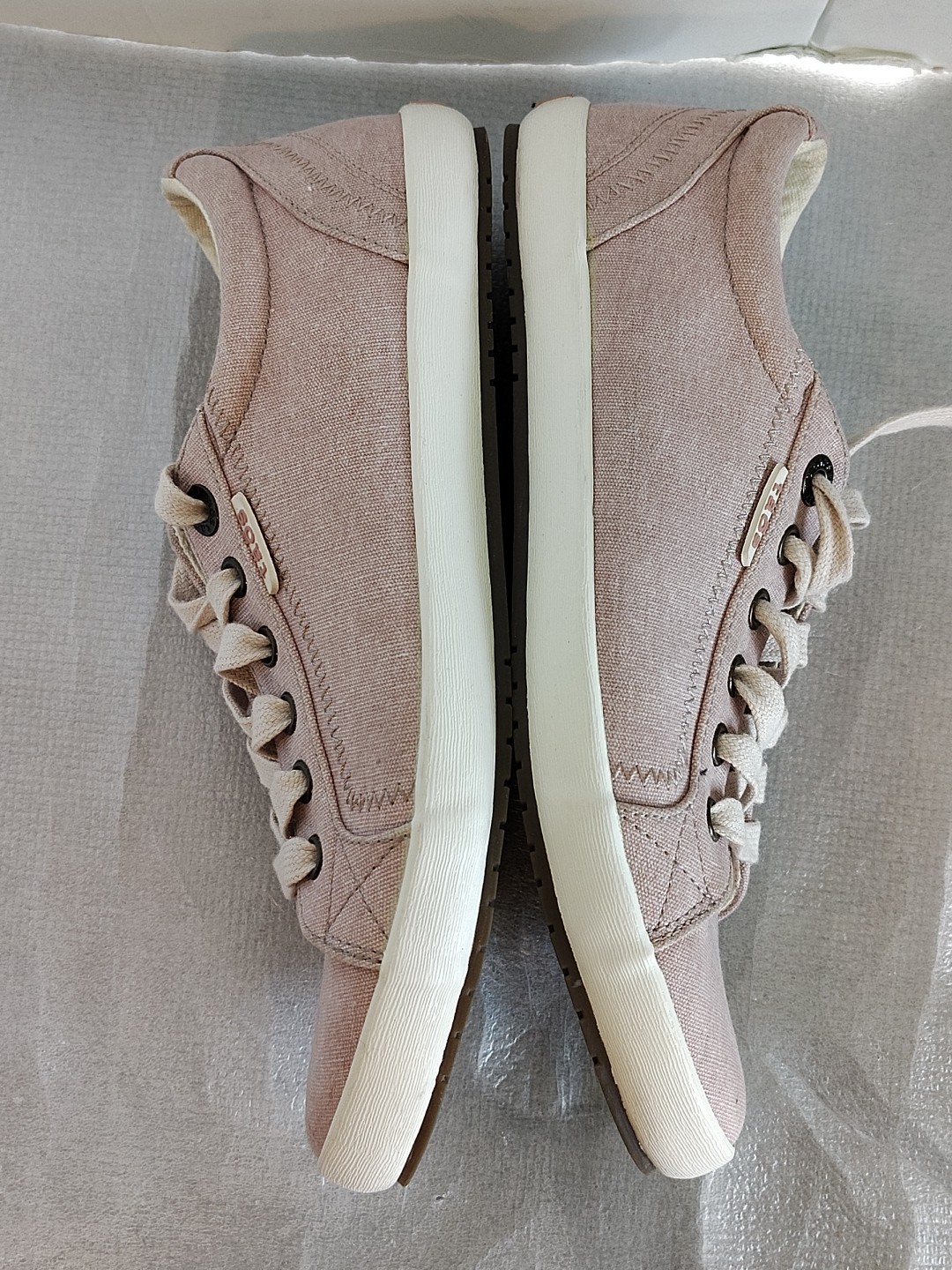 8.5 WORN ONCE Taos STAR Washed Canvas Low Top Sneakers Shoes Blush Lavender