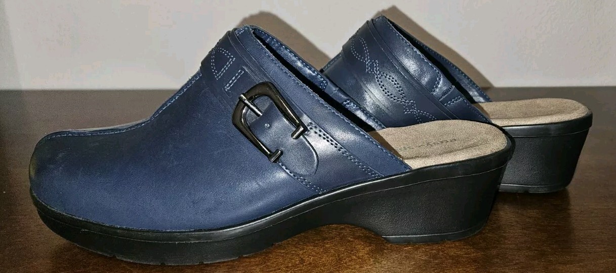 Easy Spirit Pine Clog- Navy Womans Size 8.5W 100% Leather Excellent Condition