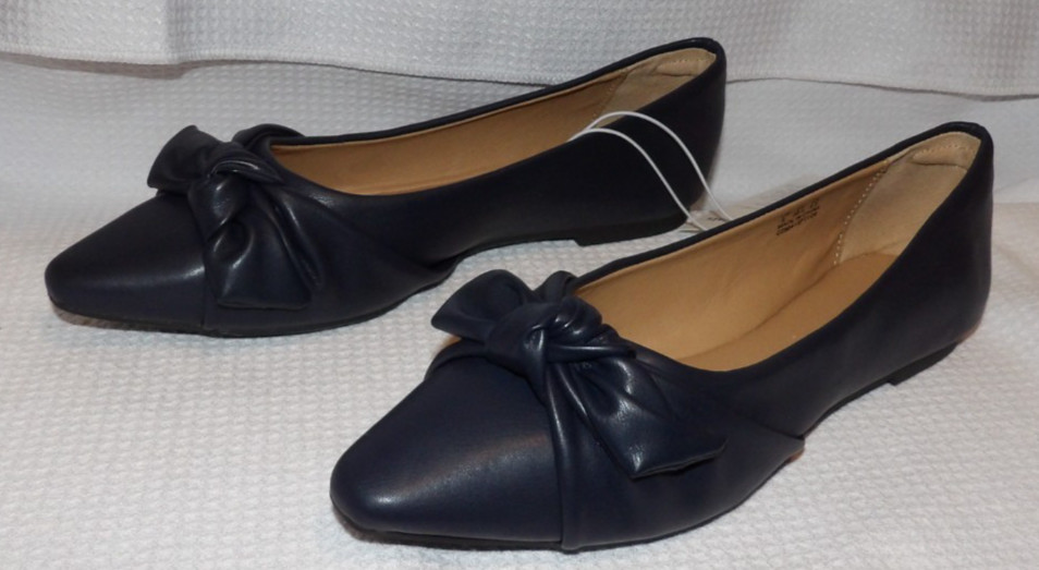 Amazon Essentials Navy Bow Pointed Toe Flats Women’s Size 8 Marine NWB