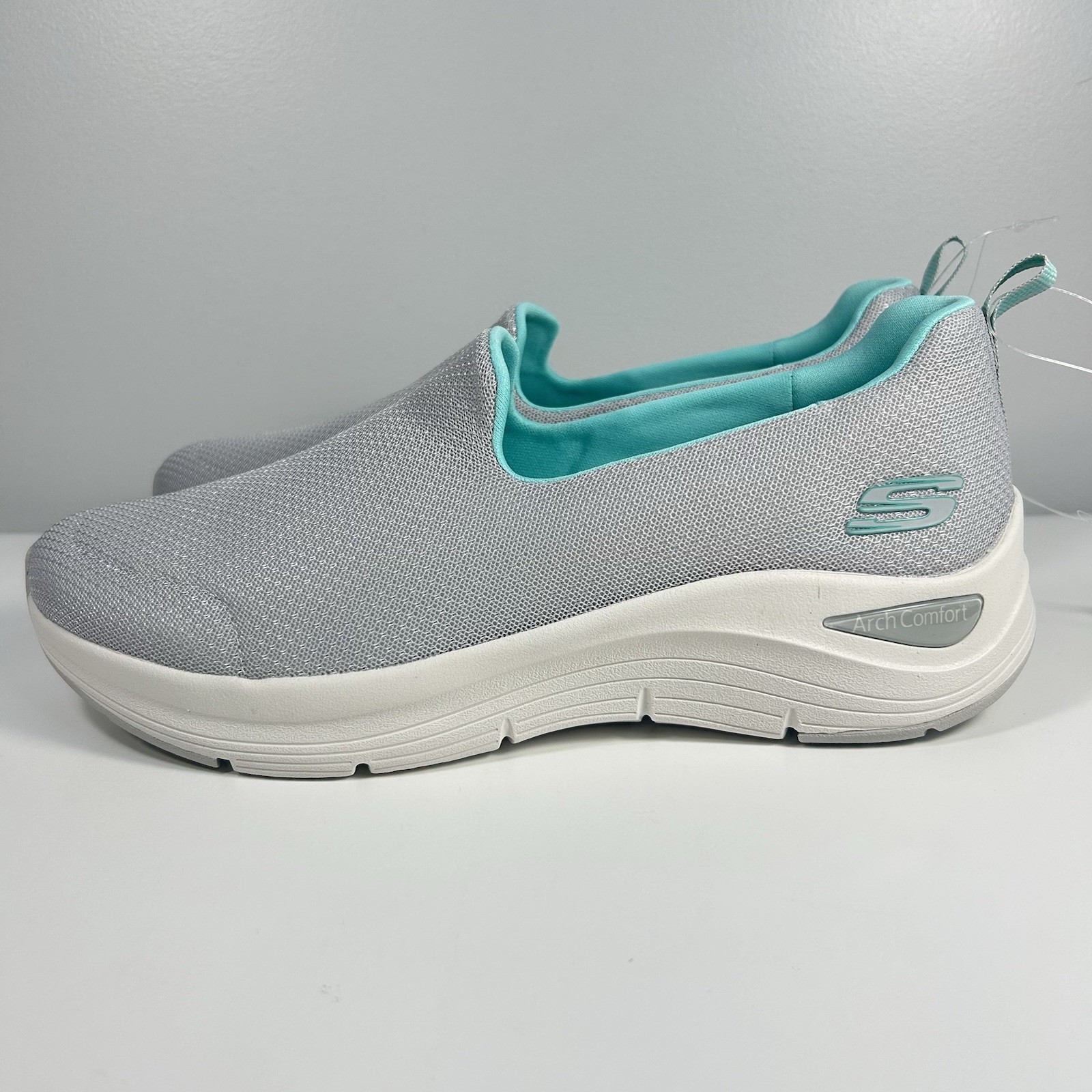 New Skechers Arch Support Shoes Women’s Size 11 Slip On Walking Light Grey Aqua