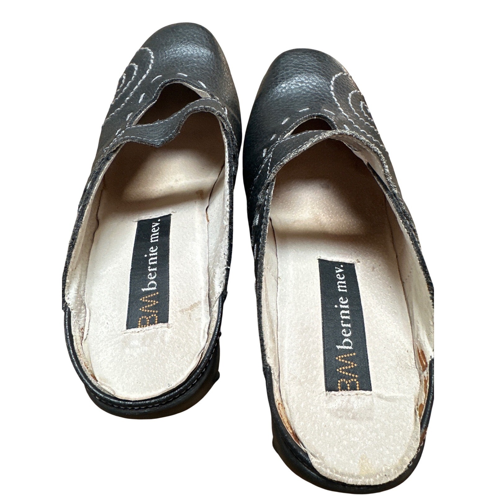 Bernie Mev Pepi Black Leather Clogs Mules Contrast Stitch Womens Size 38 7.5-8