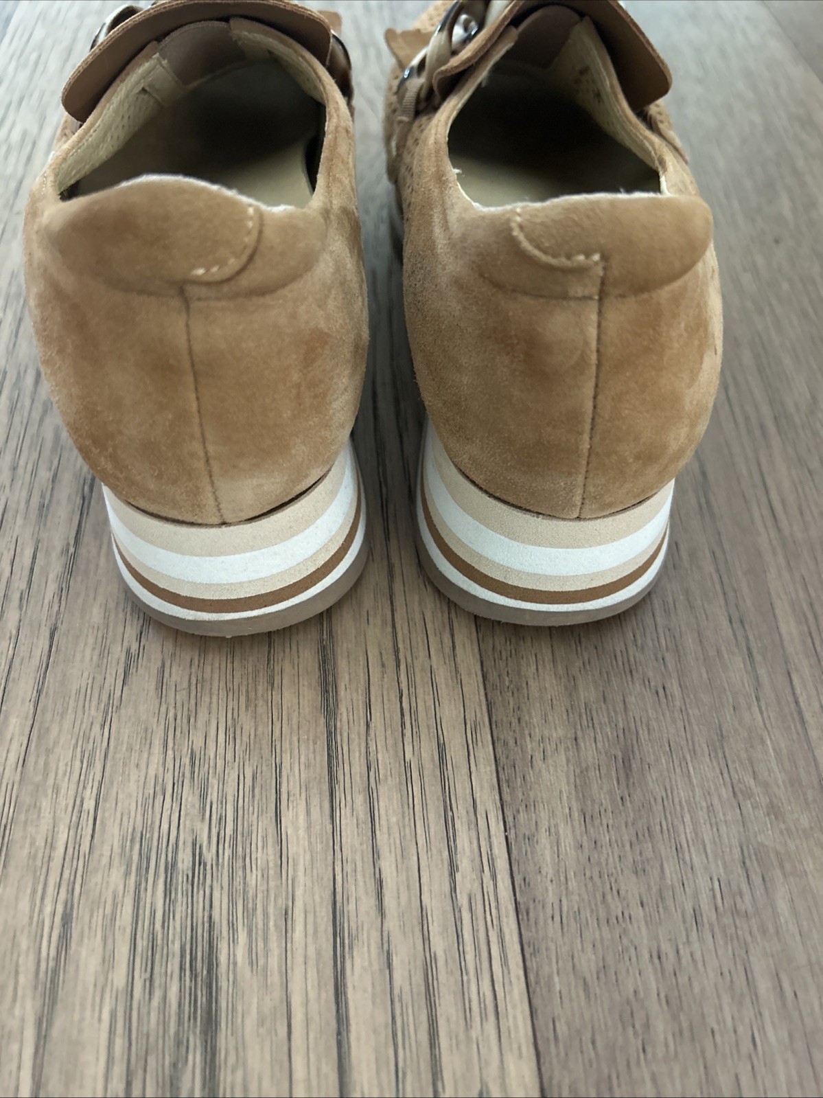 Softwaves Cadie Wedge Sneakers Tan Loafers Platform Suede Size 37.5 Women’s 7
