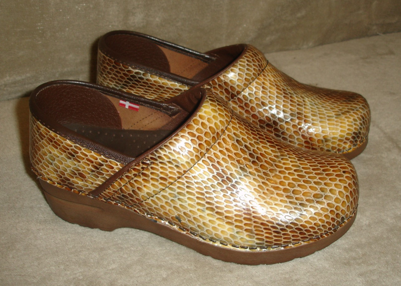 Sanita The Original Danish Clog Ladies Slip On Shoes Snakeskin Print EU 38 US 7