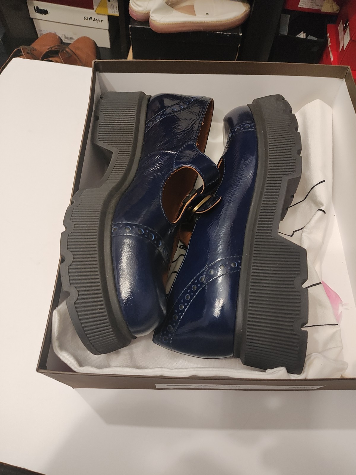 NIB Chie Mihara Qauja Sucre Navy 42