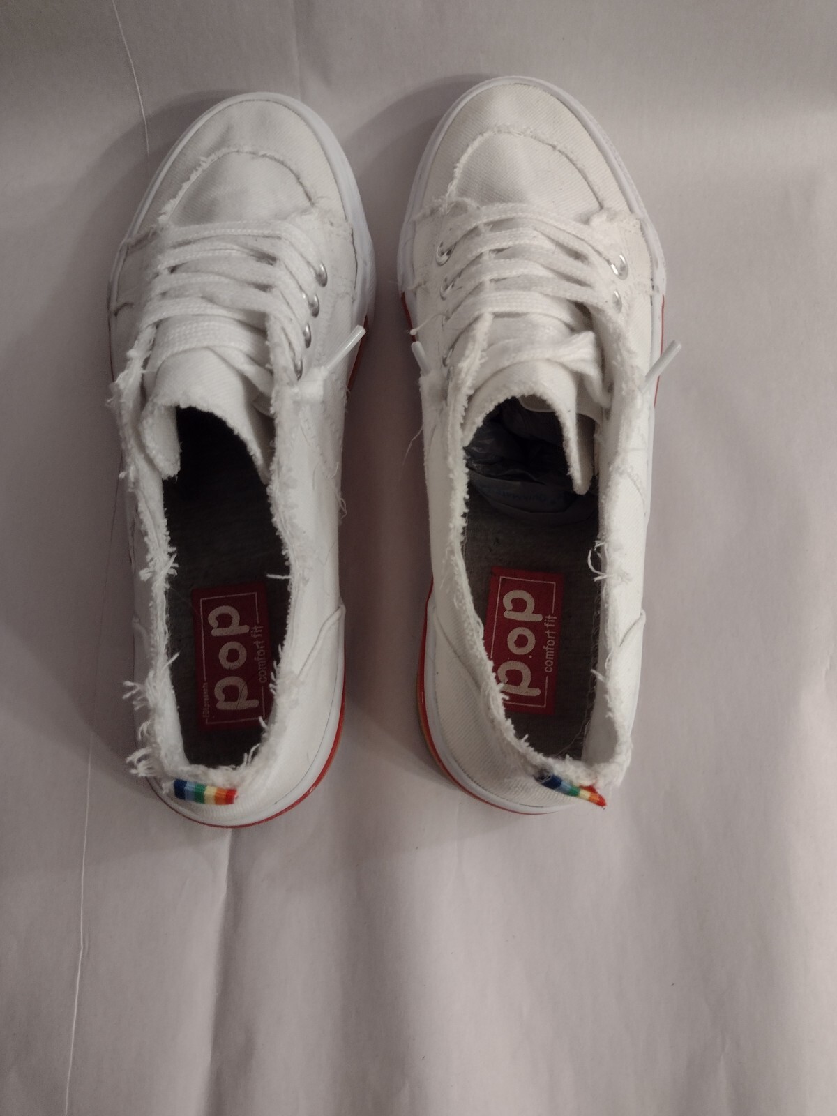 Pop Comfort Fit Distressed Rainbow Sneakers Woman’s 7 Narrow Fit
