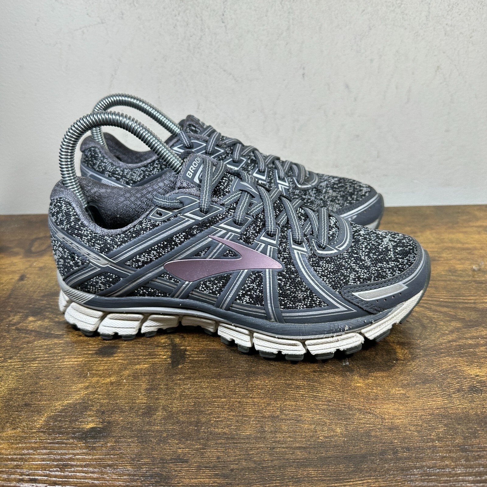 Brooks Adrenaline GTS 17 Running 1202311B026 Athletic Shoes Women’s Size 6.5 B