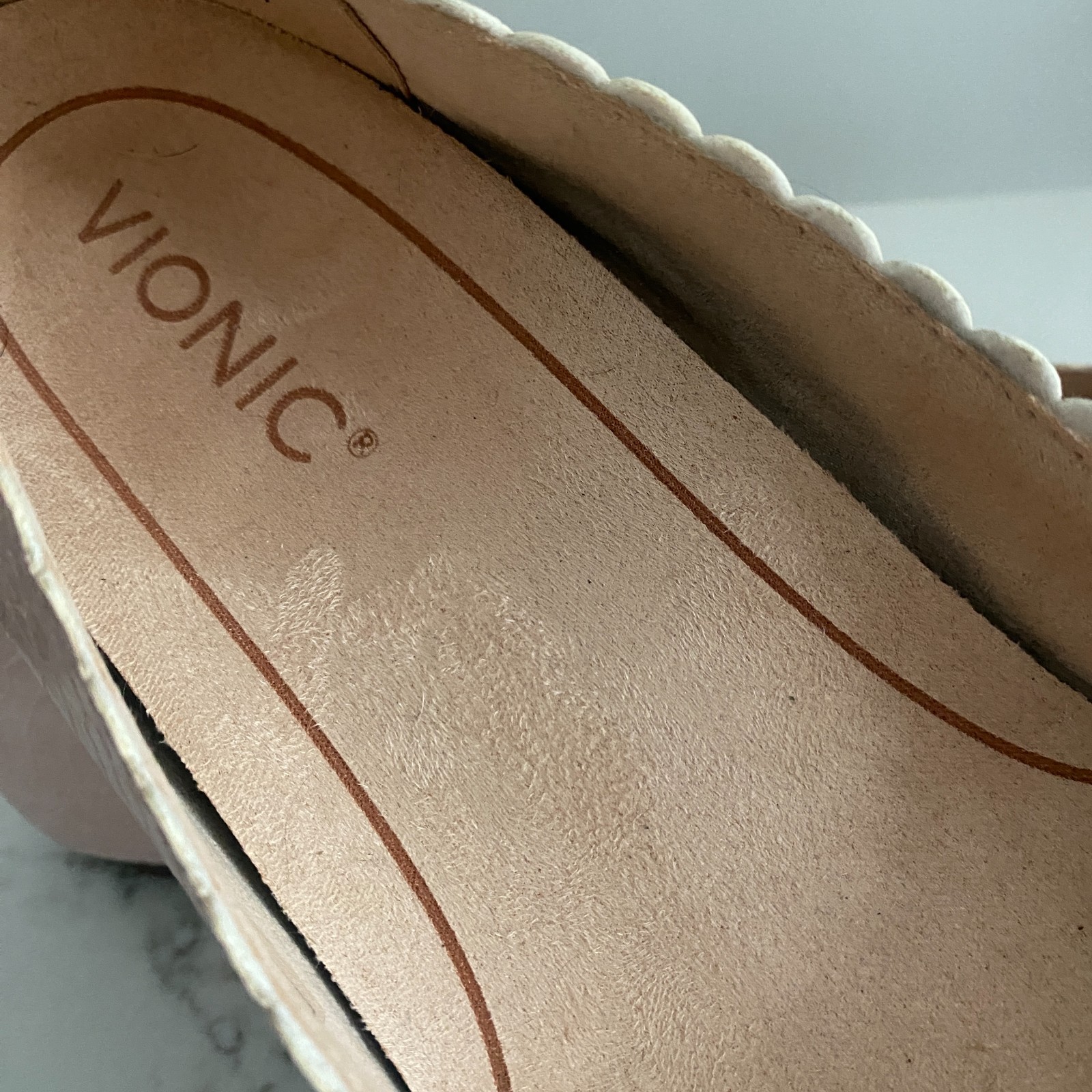 Vionic Julieta Pink Snake Embossed Leather Scalloped Ballet Flats Comfort 9 NWOT