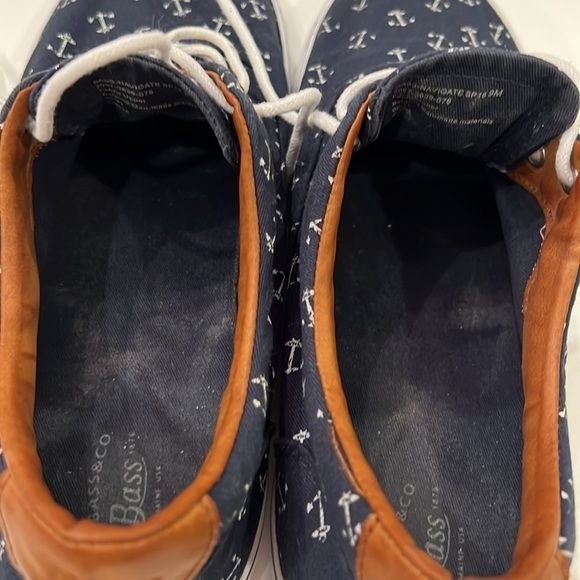 G.H. BASS & Co. Women’s “Navigate” Sneakers navy blue with white anchors Size 9