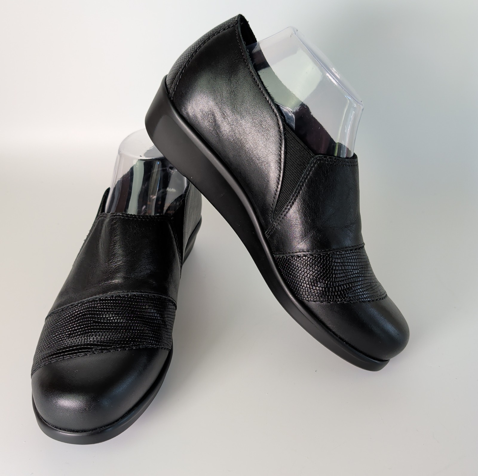 SAS Women’s Black/Lizard Nora Slip-ons tripad Comfort Sole Size 8.5 W EUC
