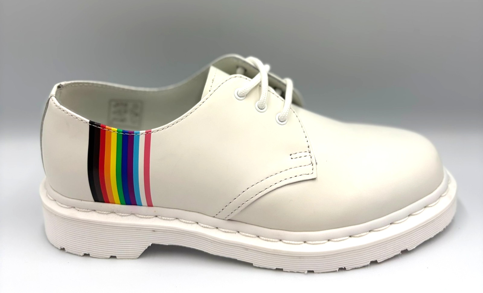 Dr Martens 27522 White Smooth Leather Pride Oxford Shoes M7/ Wo 8