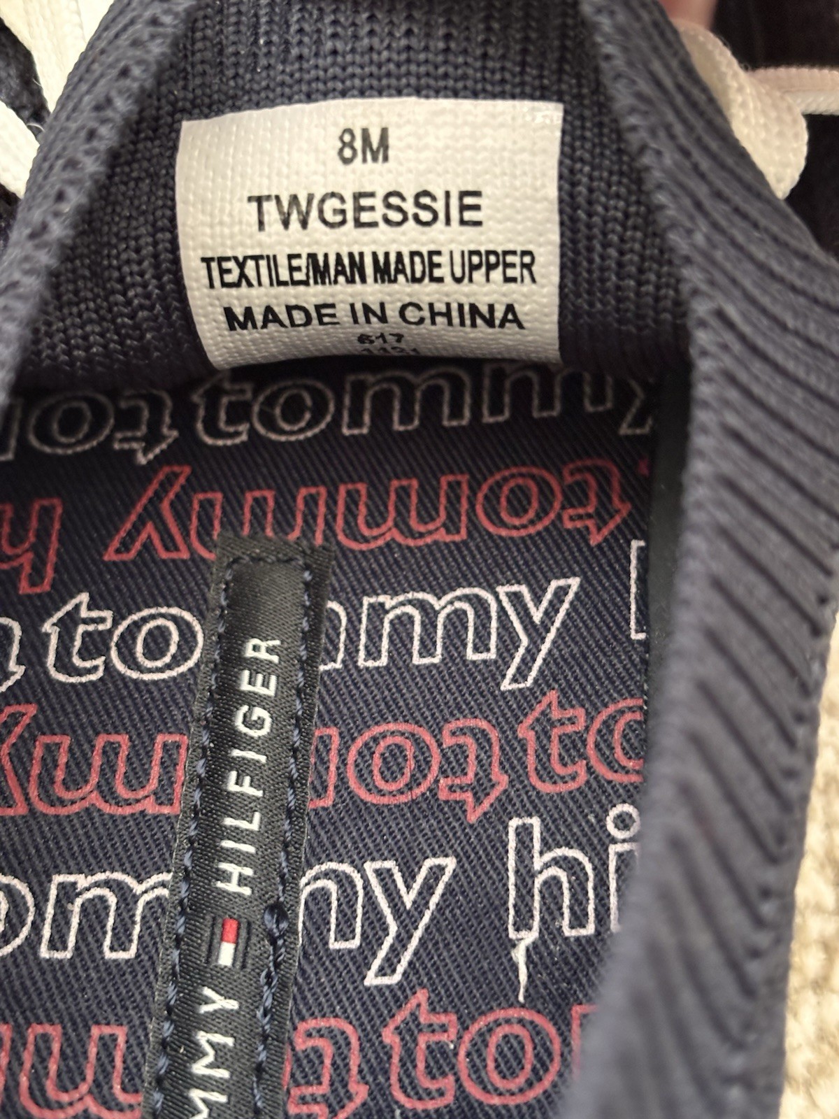 Tommy Hilfiger Navy Gessie Stretch Knit Sneaker size 8 M EUC