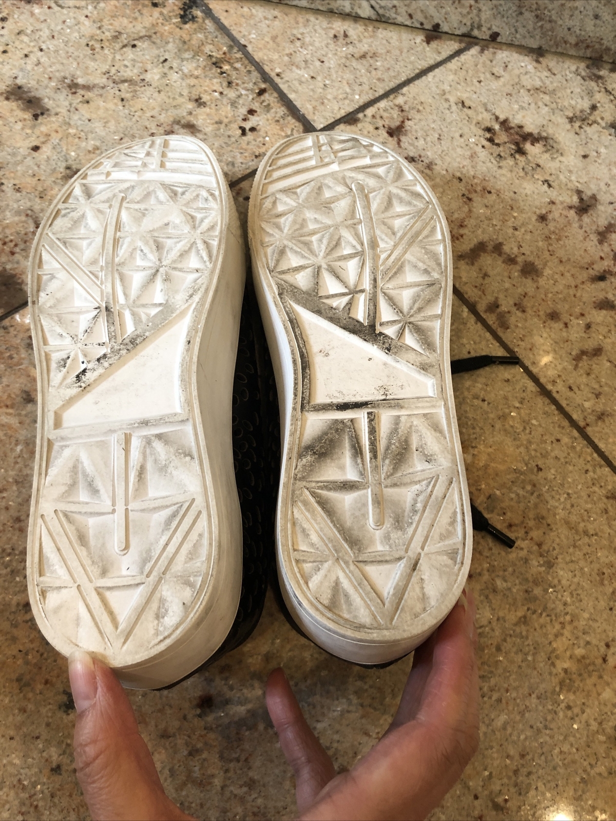 ALICE & OLIVIA LEATHER WOMEN SNEAKERS EUC Size 36.5