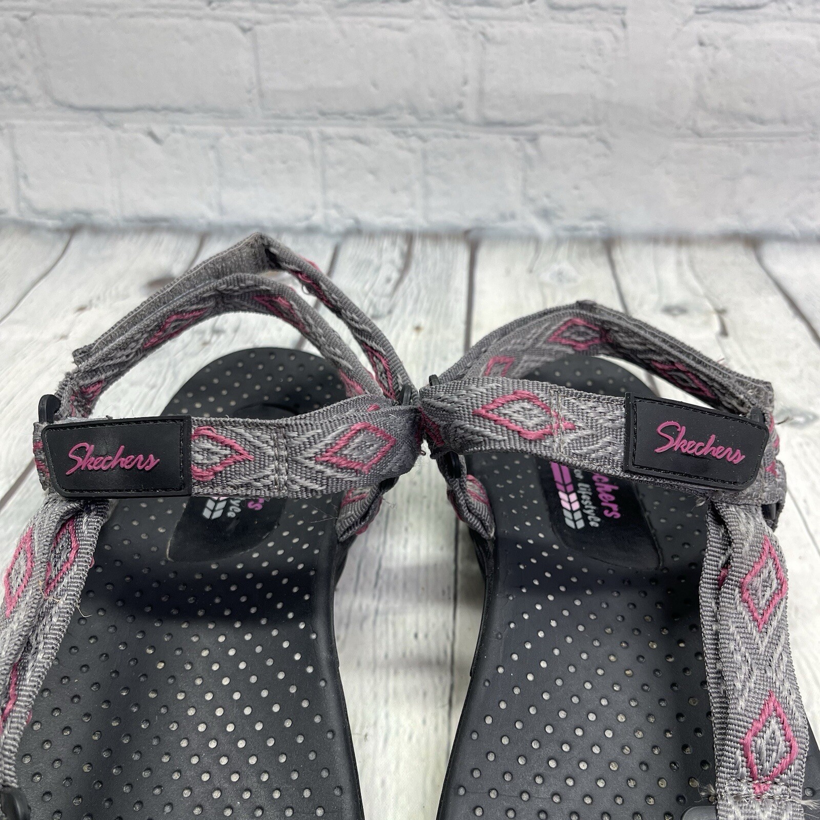 Skechers Reggae Sandals Women Size 9 Strappy Outdoor Lifestyle Hiking Walking