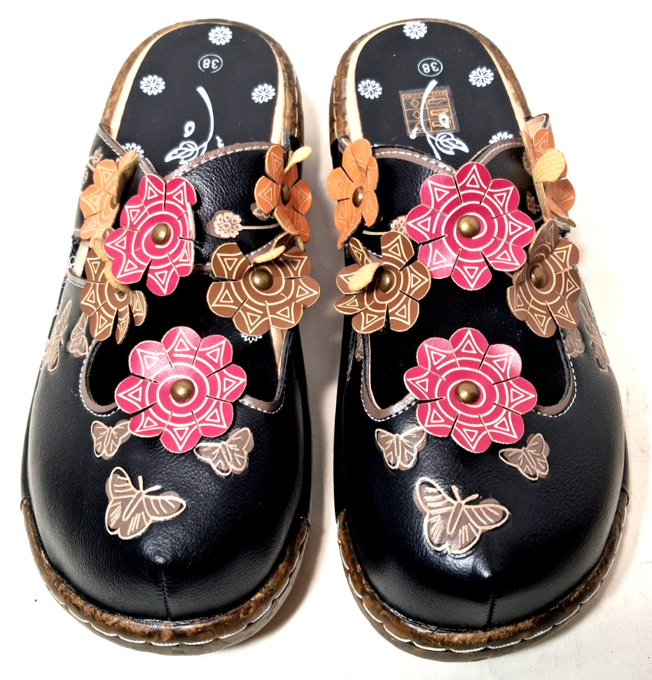 Clog style shoes with floral motif – Vinyl material Size 7.5 B New