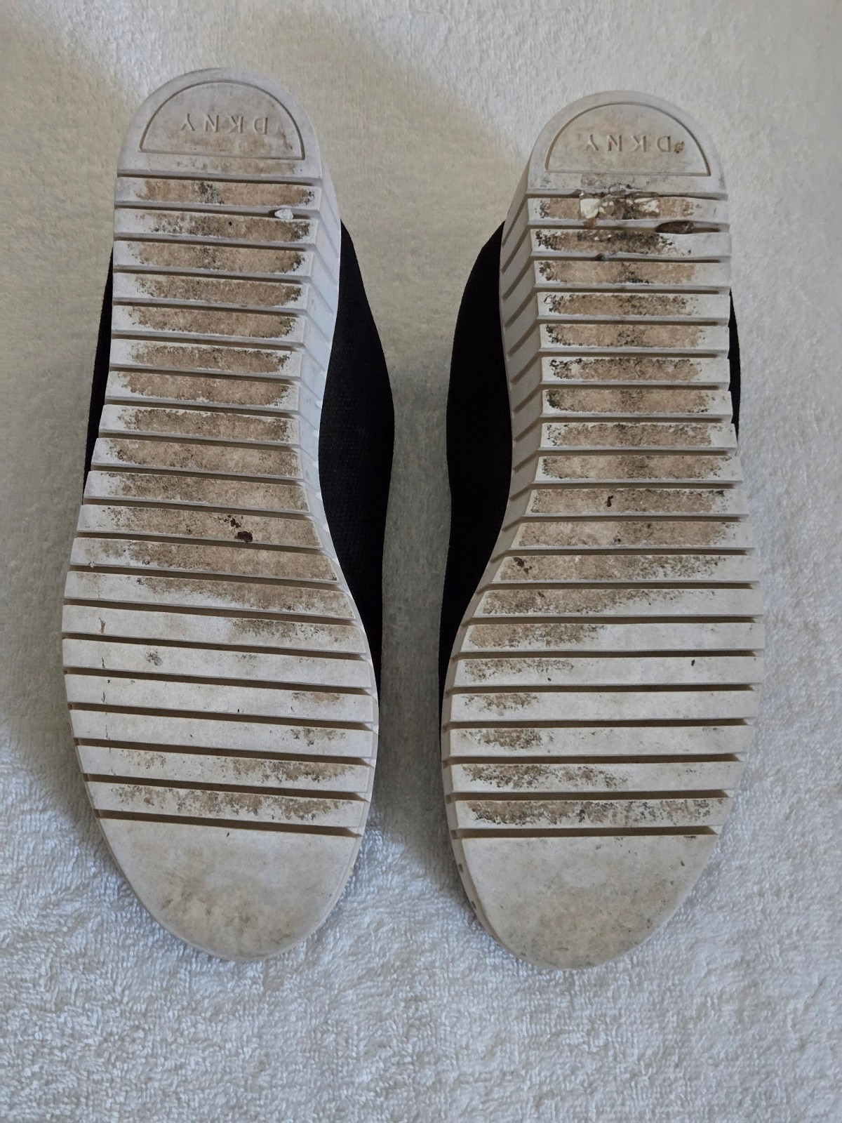 DKNY Black Stretch Knit Slip-On Shoes – Women’s Size 8.5