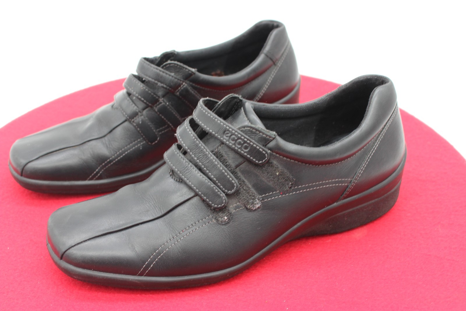 Ecco Black Women’s SZ 10.5 / 41 Leather Shoes Hook & Loop