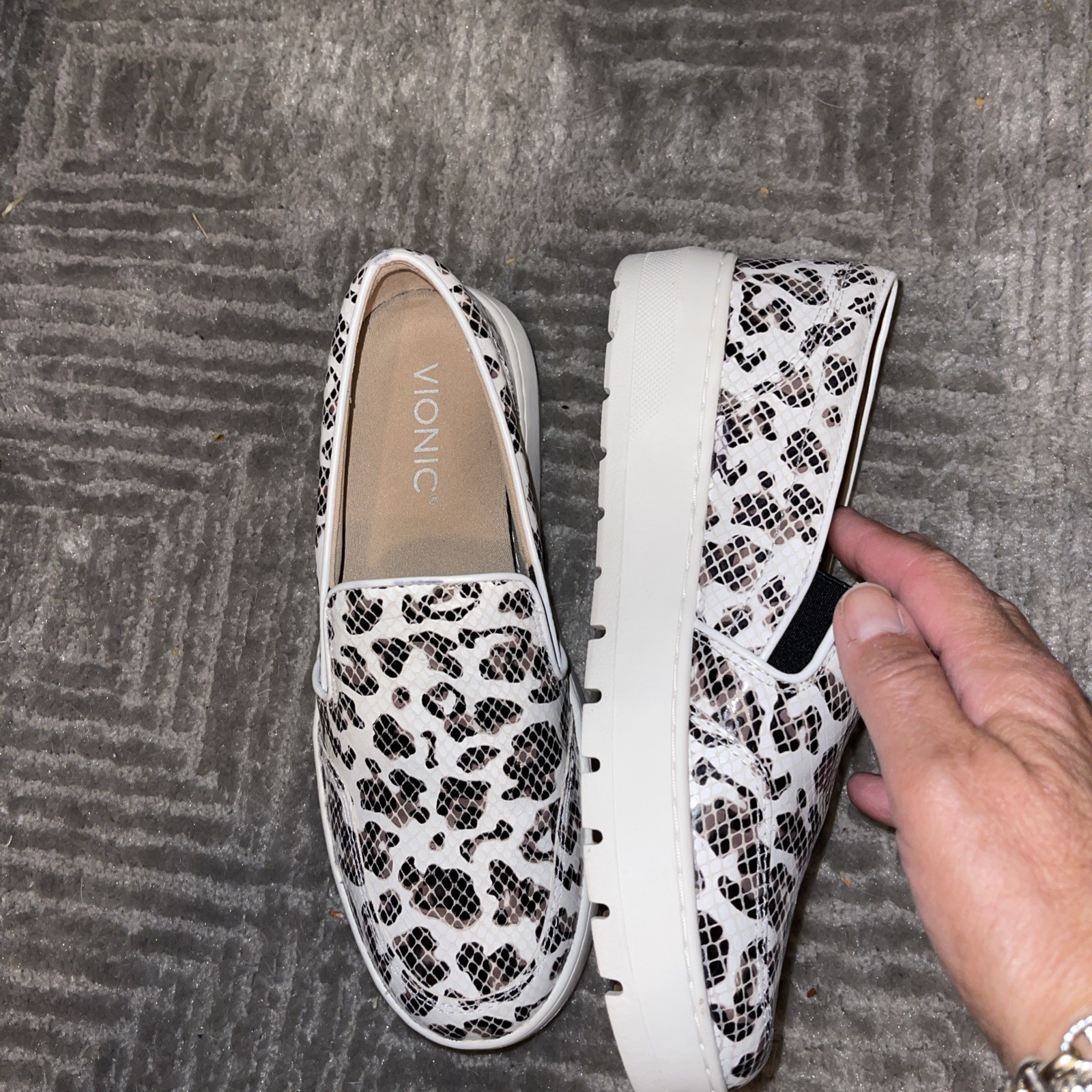Vionic Dinora Platform Slip On Sneakers 7 Leopard Snake Print Orthotic NWOB