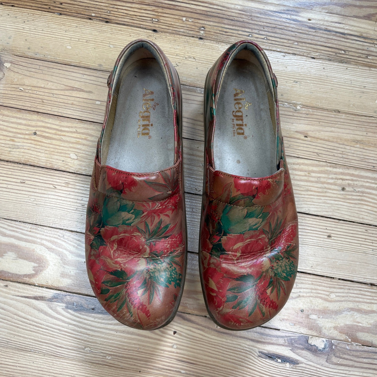 Alegria Keli Professional Leather Clogs Red Floral Slip Resistant EU 40 vibrant