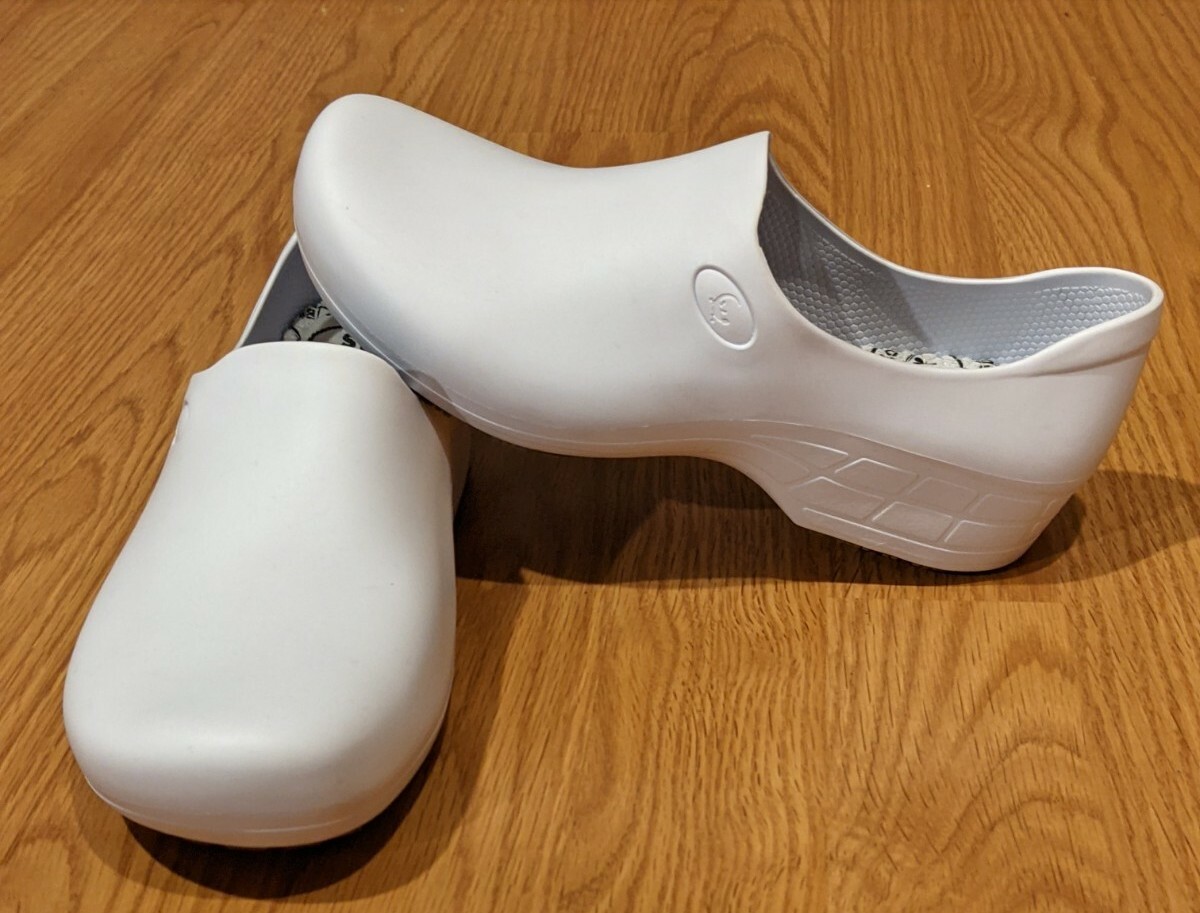 NWOT Sticky Work Shoes for Women – Waterproof Non-Slip White – 7B
