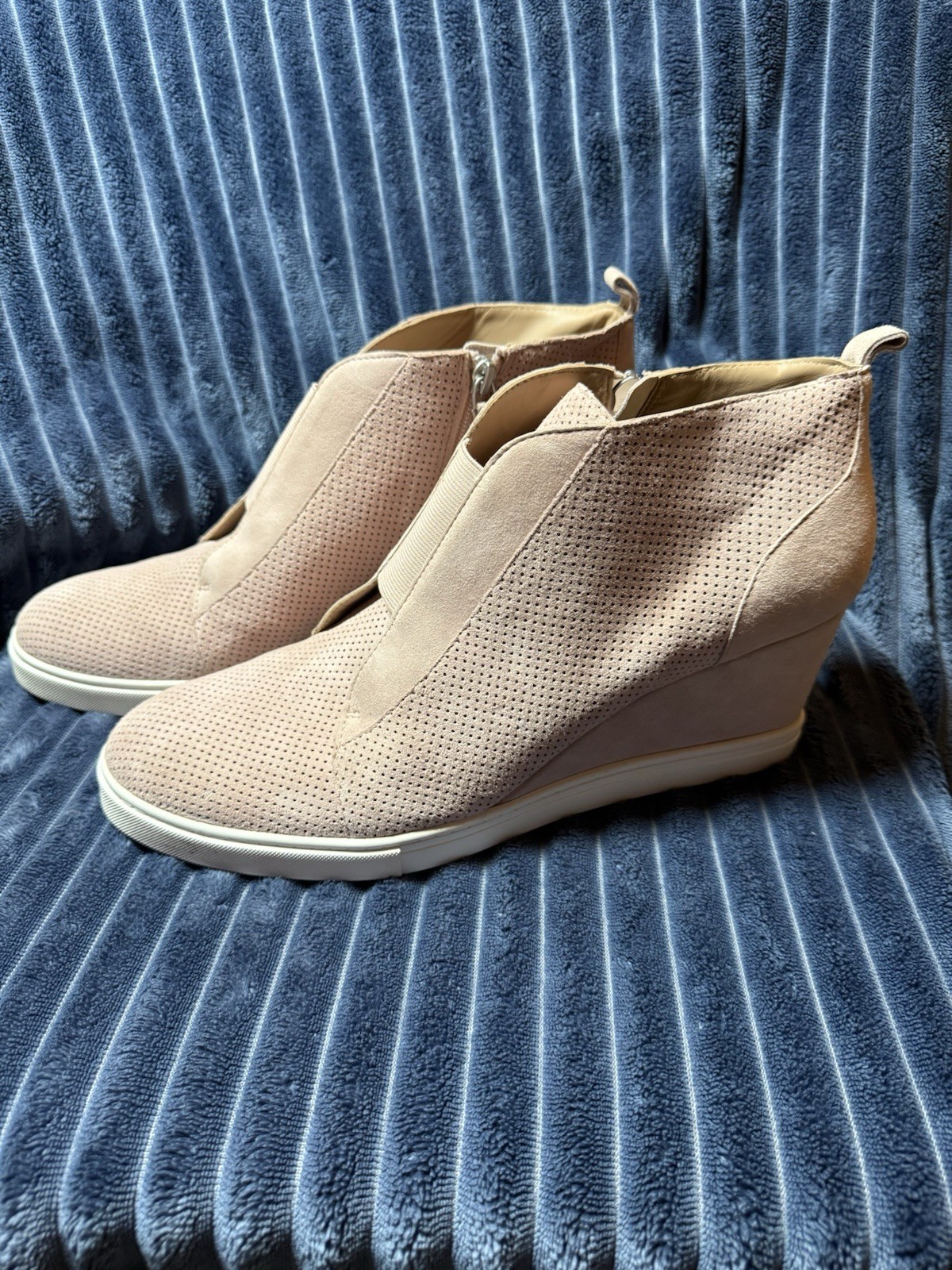 Linea Paolo Felicia Suede Wedge Sneakers Blush Pink Perforated Women Size 11 12
