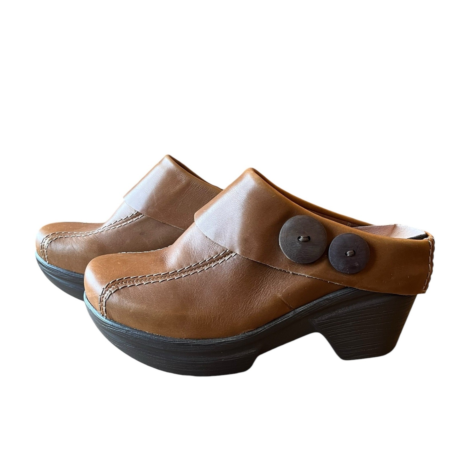 Sanita Nikolette Clogs Mules Women’s Size 36 Tan Leather Button Detail Comfort