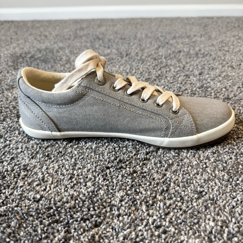 Women’s Taos Footwear “Star” Sneakers Gray Washed Canvas Size 9