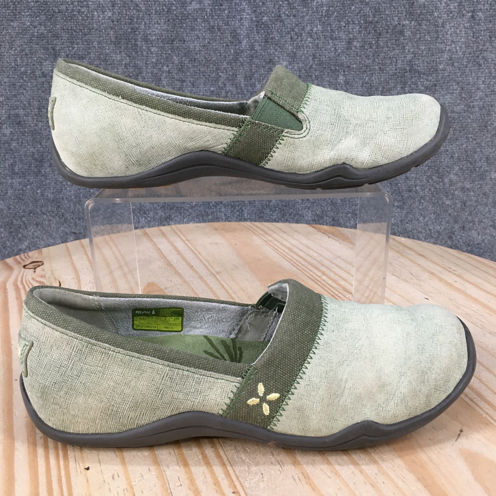 Ahnu Jackie Loafer Flats Womens 6.5 Comfort Slip On Logo Leather Sage Green