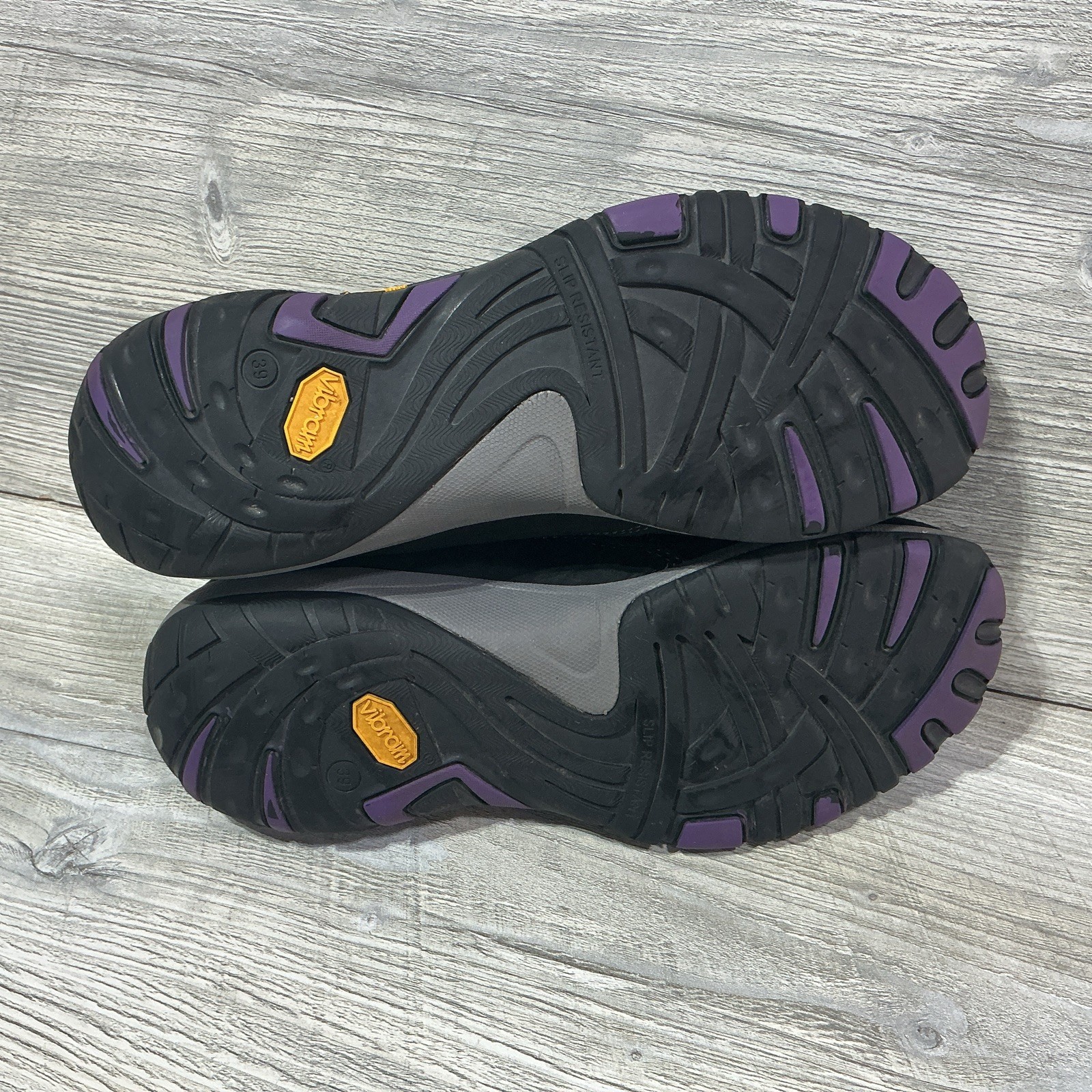 Dansko Patti Clog Women’s 39 / 8.5 Black Nubuck Leather Slip On Vibram Sole