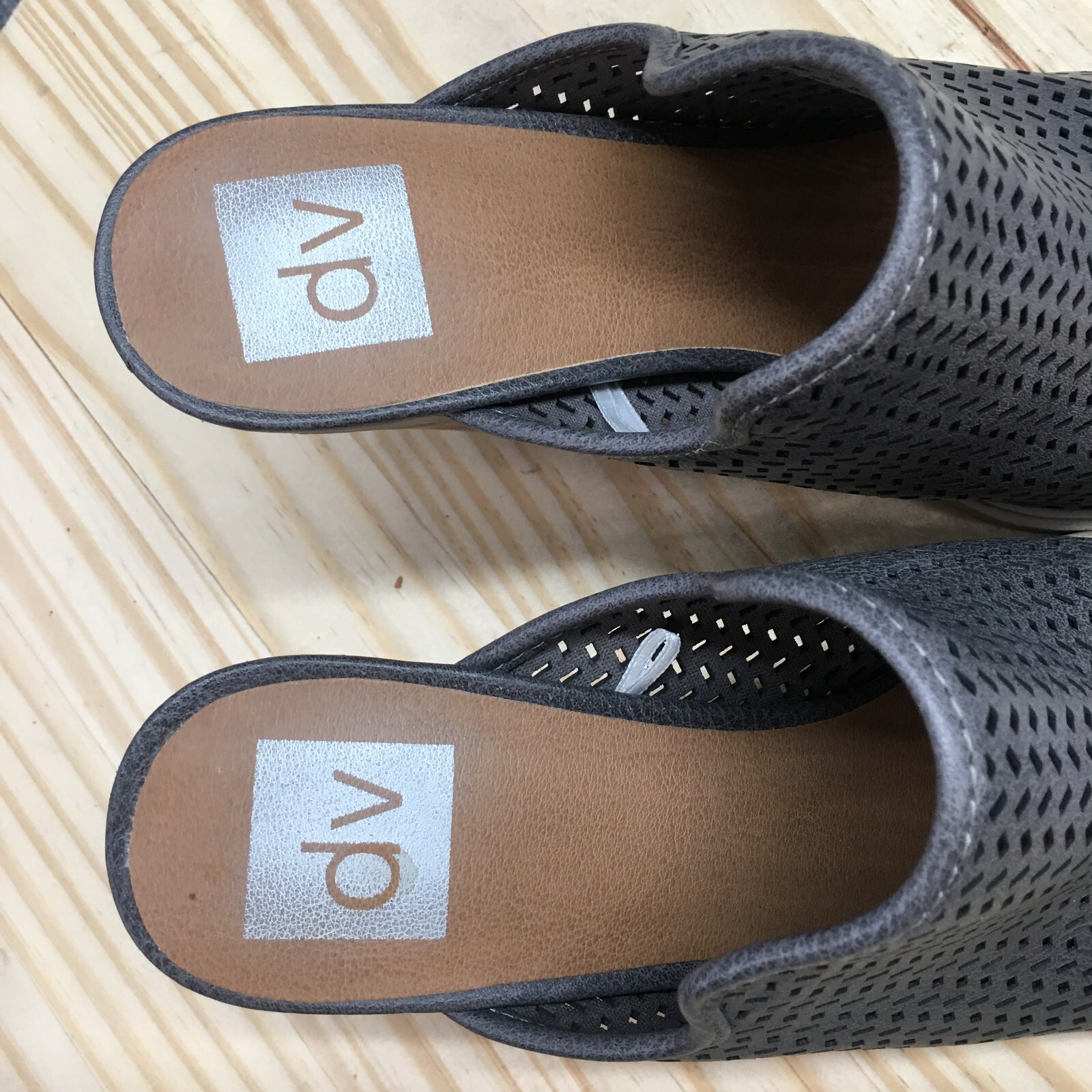 Dolce Vita Mules Womnes 9 Kenli Slip On Gray Faux Leather Block Heels Almond Toe