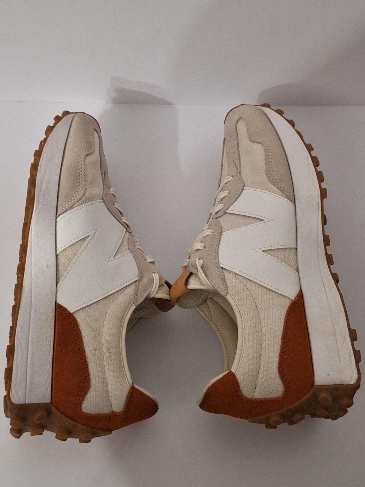 New Balance 327 Sea Salt Rust Suede Running Training Men’s 10.5 Women’s 12 Gym