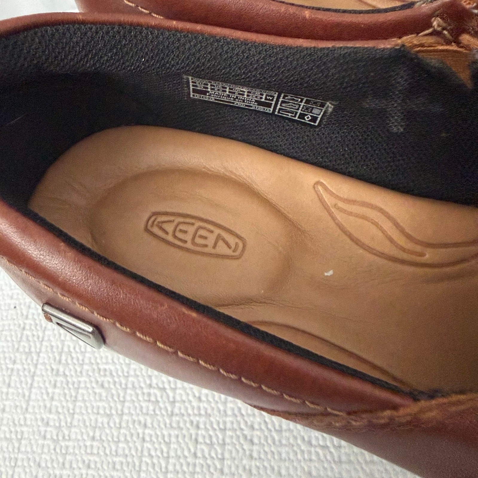 Keen Shoes Womens Size 8.5 Mora Button Slip On Wedge Brown Leather Comfort